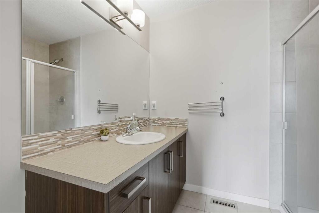 190 Saddlelake Way Ne, Calgary, AB - Indoor Photo Showing Bathroom
