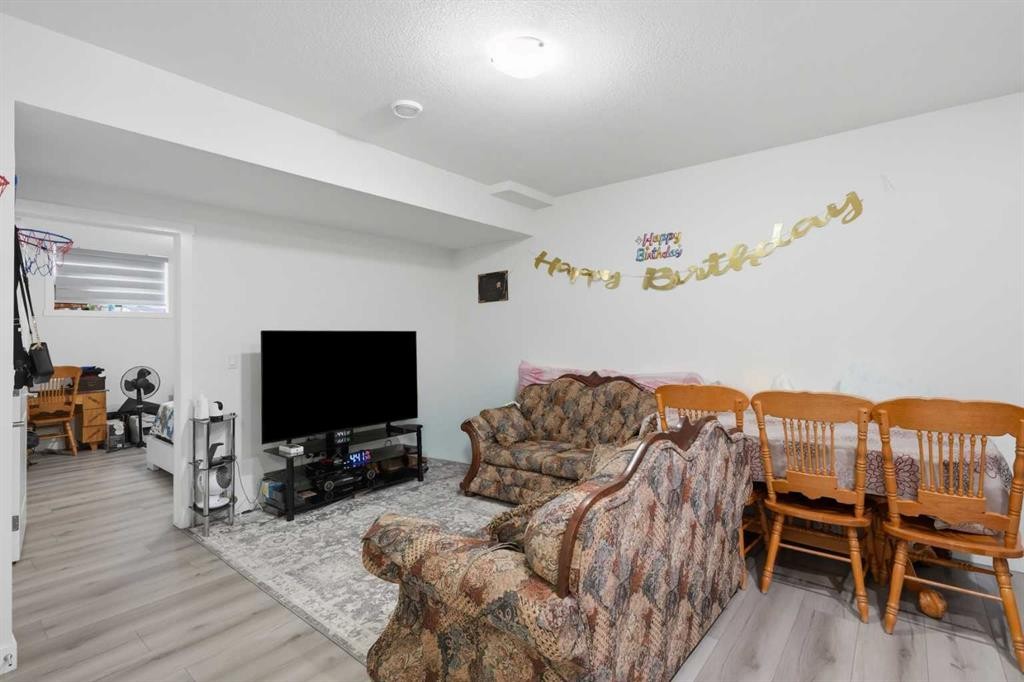 190 Saddlelake Way Ne, Calgary, AB - Indoor Photo Showing Other Room