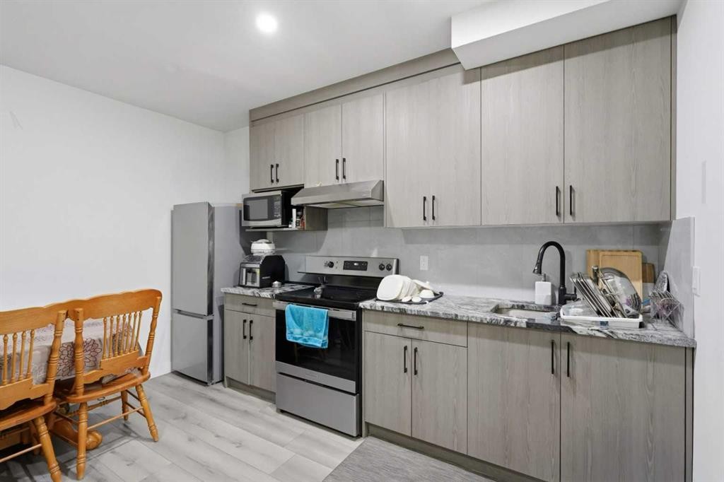 190 Saddlelake Way Ne, Calgary, AB - Indoor Photo Showing Kitchen