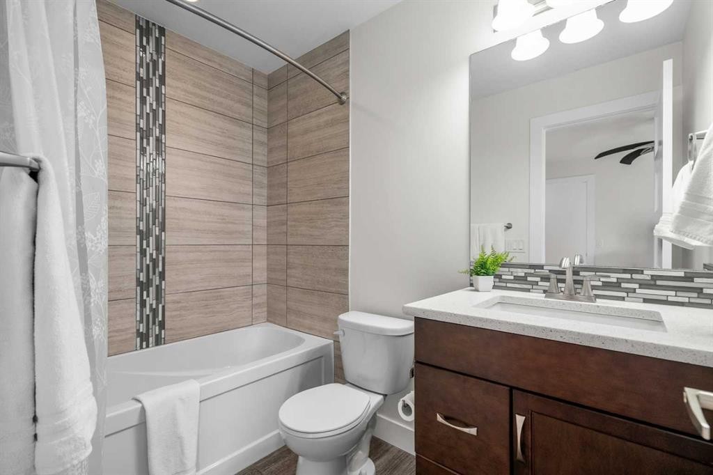 173 Windstone Link Sw, Airdrie, AB - Indoor Photo Showing Bathroom