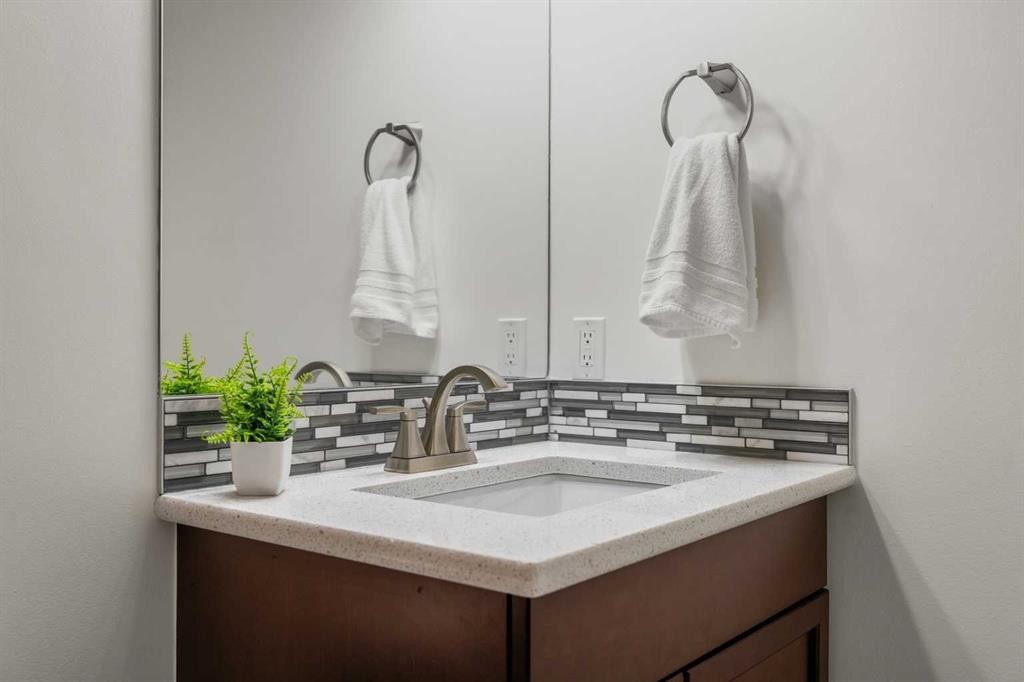 173 Windstone Link Sw, Airdrie, AB - Indoor Photo Showing Bathroom