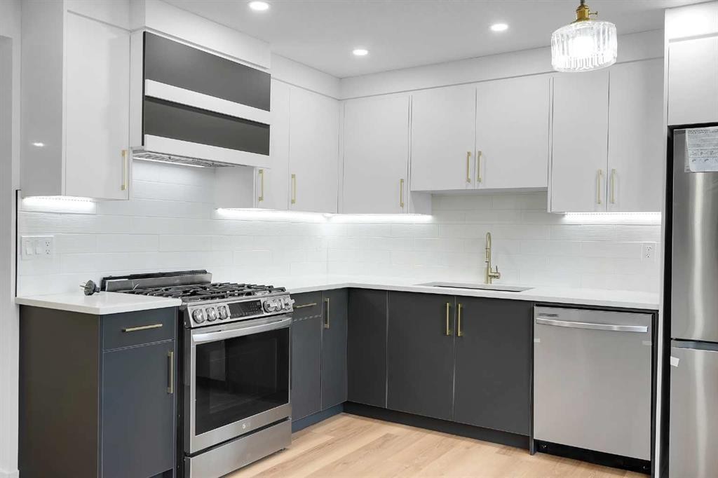 16 Abalone Crescent Ne, Calgary, AB - Indoor Photo Showing Kitchen With Upgraded Kitchen