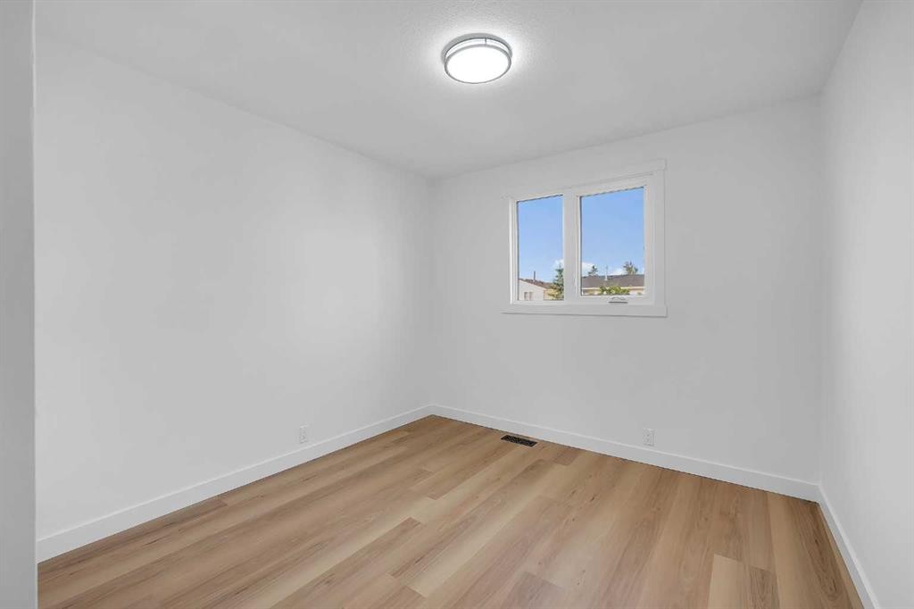 16 Abalone Crescent Ne, Calgary, AB - Indoor Photo Showing Other Room