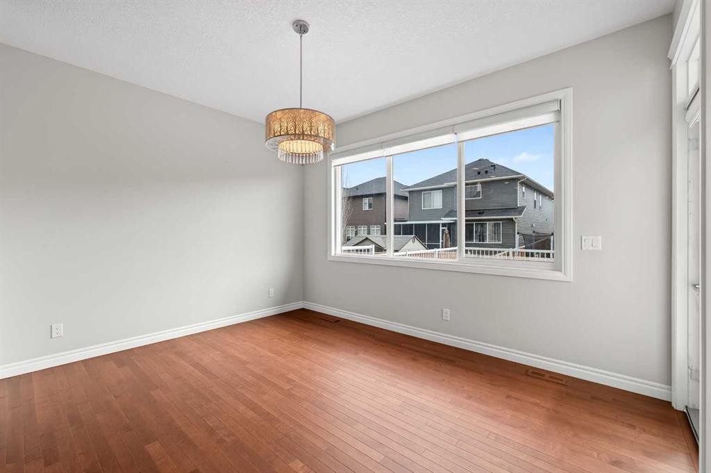 38 Evansfield Terrace Nw, Calgary, AB - Indoor Photo Showing Other Room
