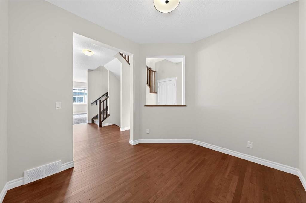 38 Evansfield Terrace Nw, Calgary, AB - Indoor Photo Showing Other Room