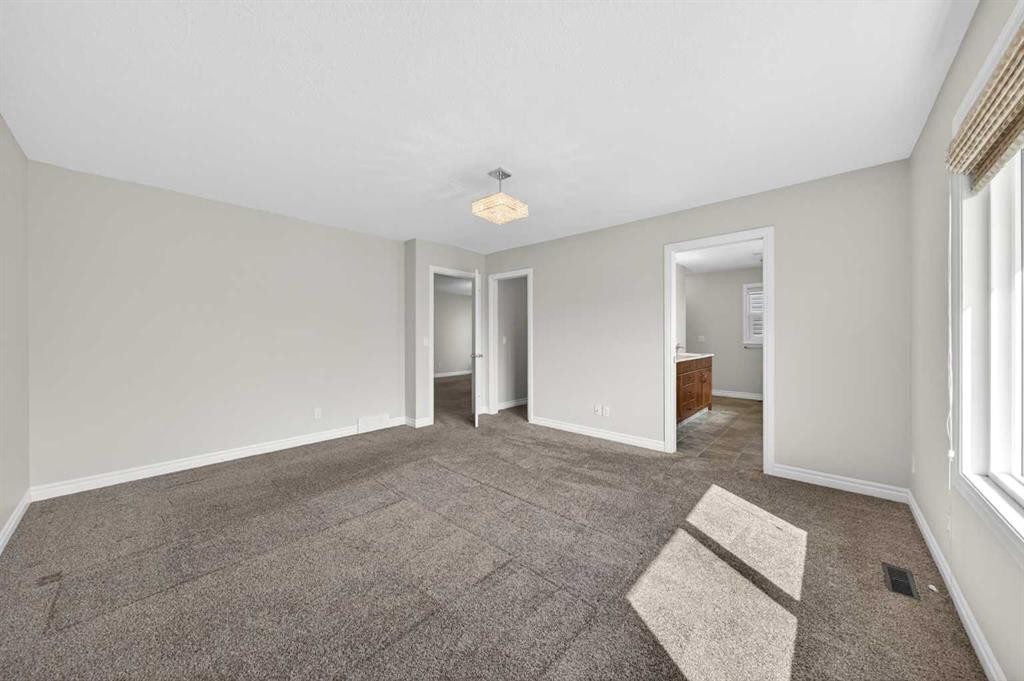 38 Evansfield Terrace Nw, Calgary, AB - Indoor Photo Showing Other Room