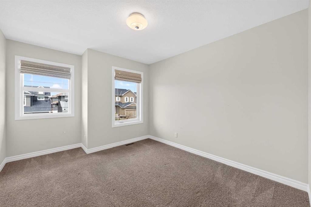 38 Evansfield Terrace Nw, Calgary, AB - Indoor Photo Showing Other Room