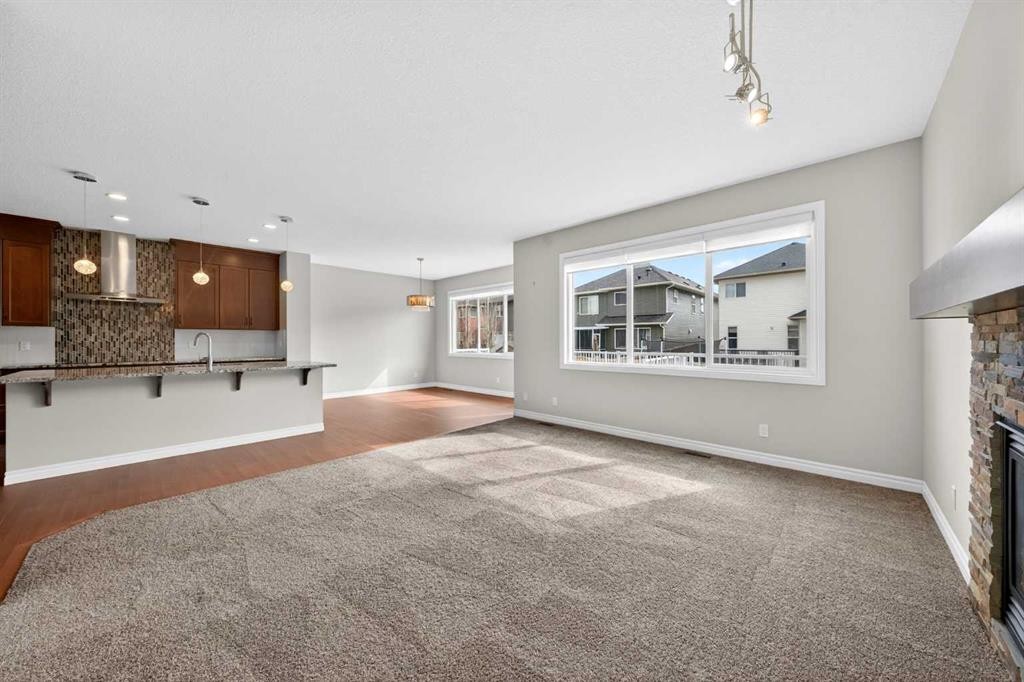 38 Evansfield Terrace Nw, Calgary, AB - Indoor With Fireplace