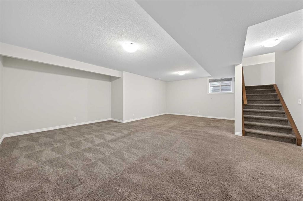 38 Evansfield Terrace Nw, Calgary, AB - Indoor Photo Showing Other Room