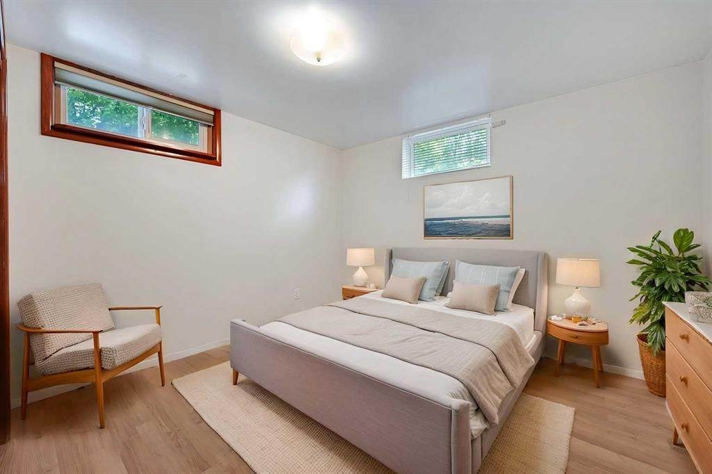 1415 Rosehill Drive Nw, Calgary, AB - Indoor Photo Showing Bedroom