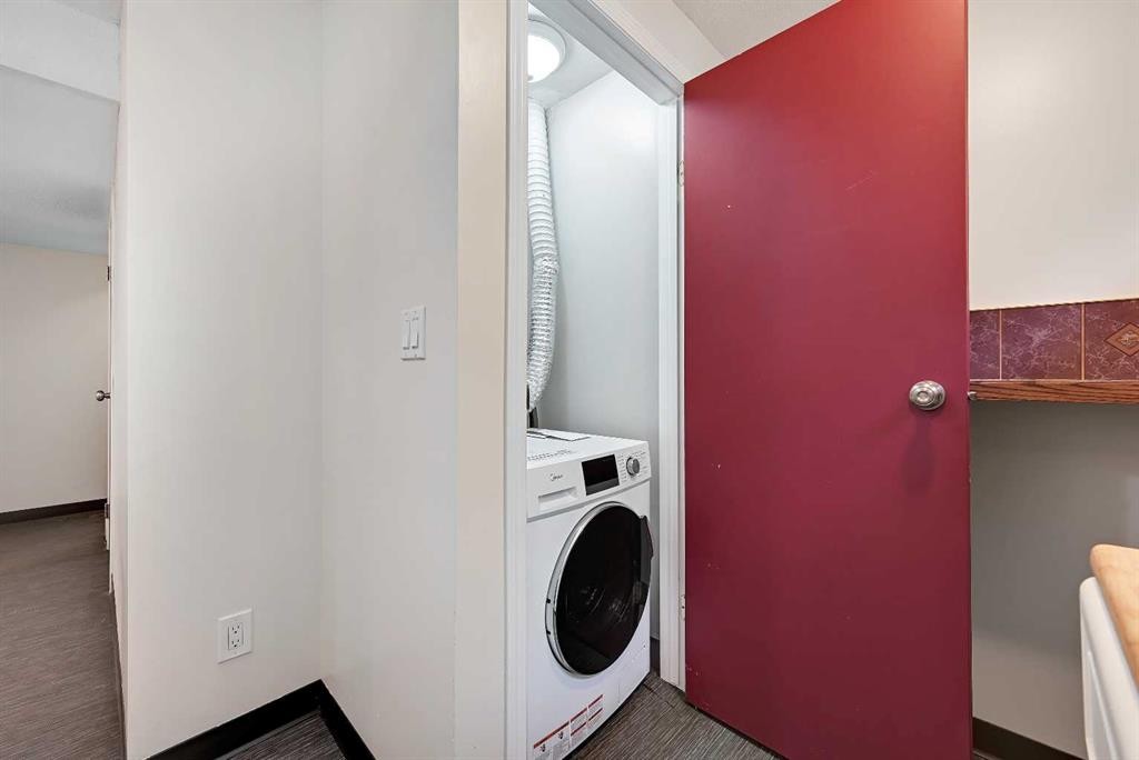 1415 Rosehill Drive Nw, Calgary, AB - Indoor Photo Showing Laundry Room
