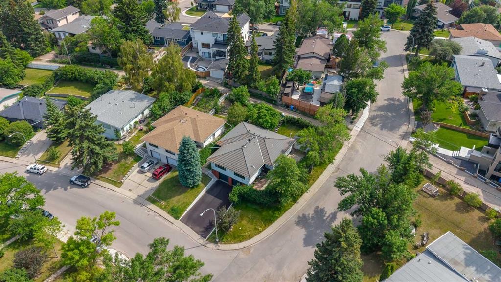 1415 Rosehill Drive Nw, Calgary, AB - Outdoor With View