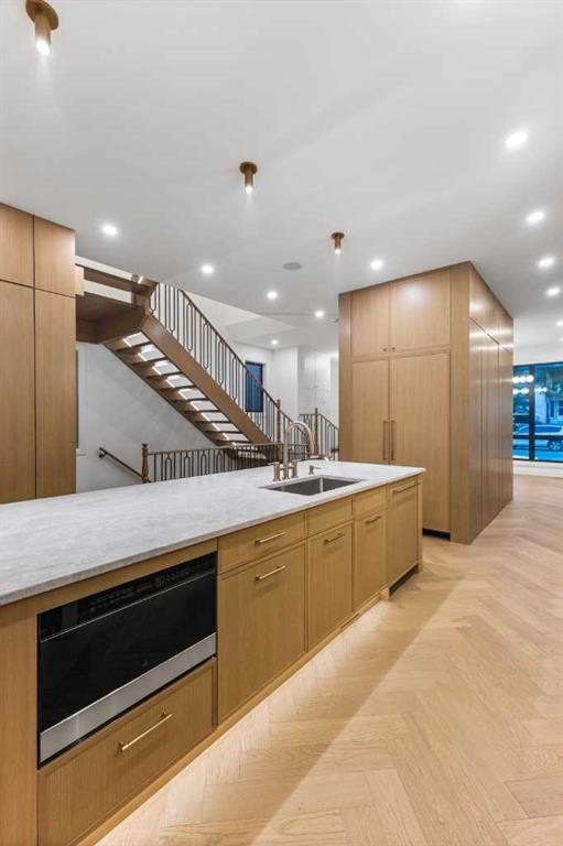 730 25 Avenue Nw, Calgary, AB - Indoor Photo Showing Kitchen