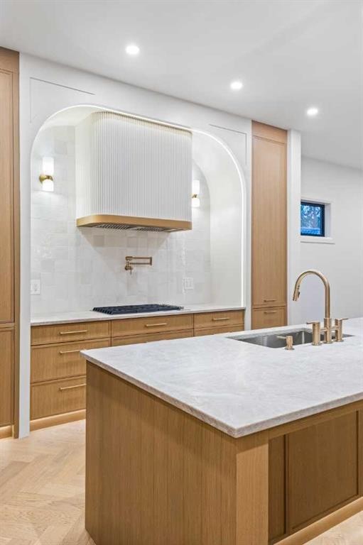 730 25 Avenue Nw, Calgary, AB - Indoor Photo Showing Kitchen
