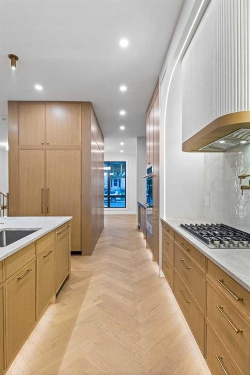 730 25 Avenue Nw, Calgary, AB - Indoor Photo Showing Kitchen With Upgraded Kitchen