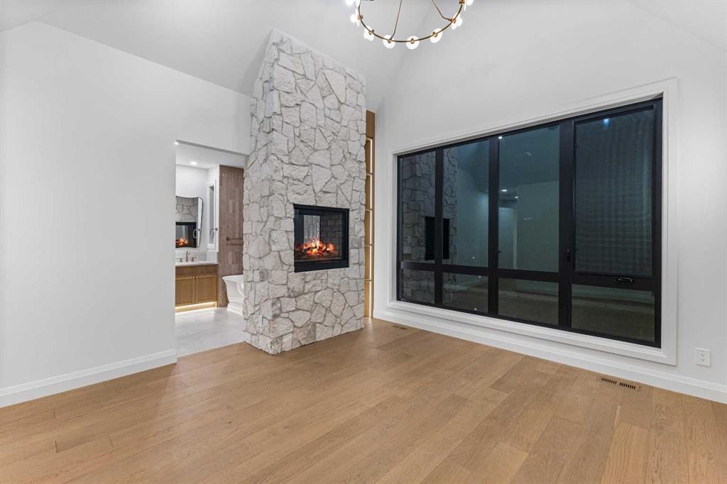 730 25 Avenue Nw, Calgary, AB - Indoor With Fireplace