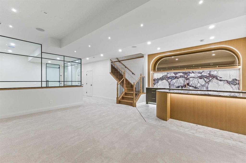 730 25 Avenue Nw, Calgary, AB - Indoor Photo Showing Other Room