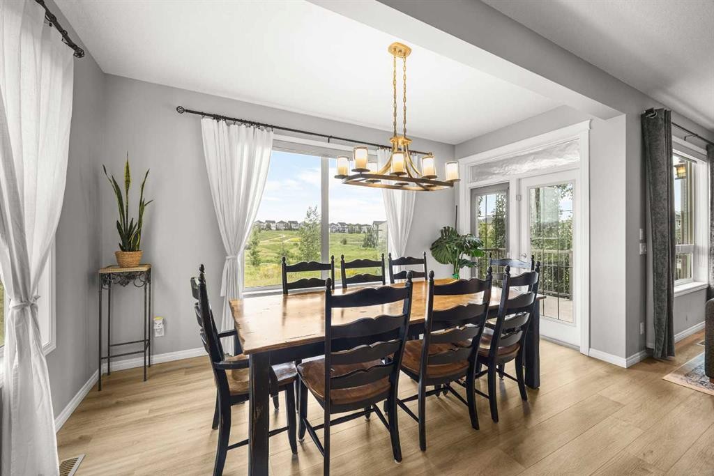 208 Panton Road Nw, Calgary, AB - Indoor Photo Showing Dining Room
