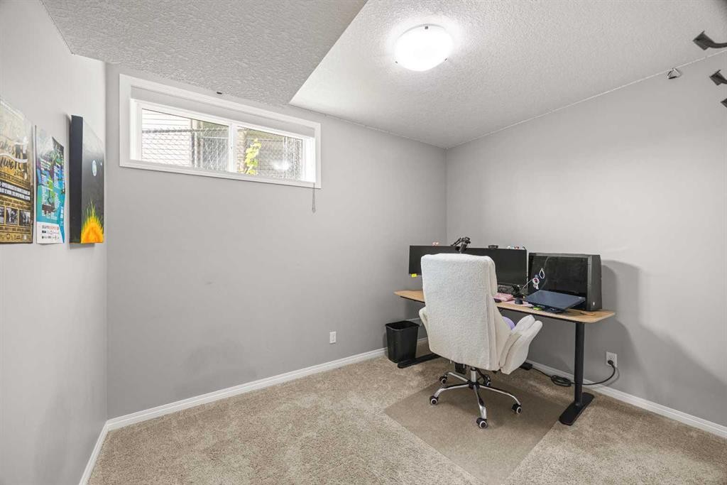 208 Panton Road Nw, Calgary, AB - Indoor Photo Showing Office
