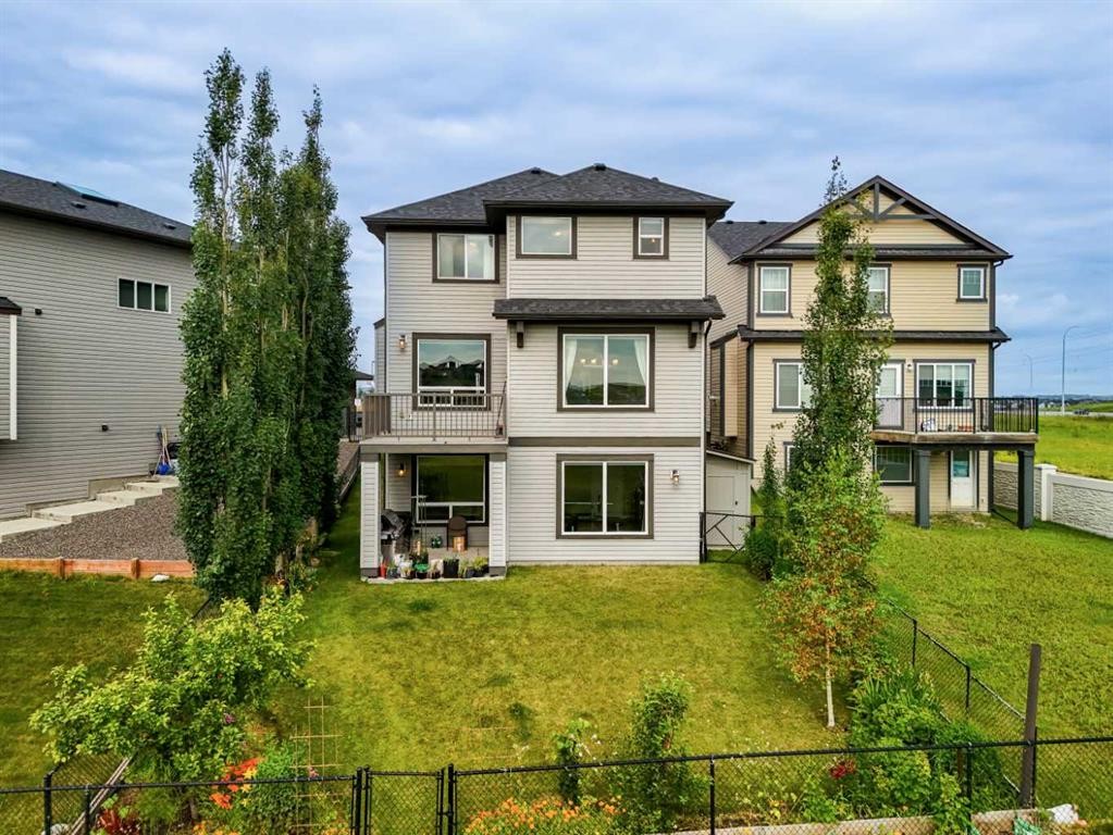 208 Panton Road Nw, Calgary, AB - Outdoor