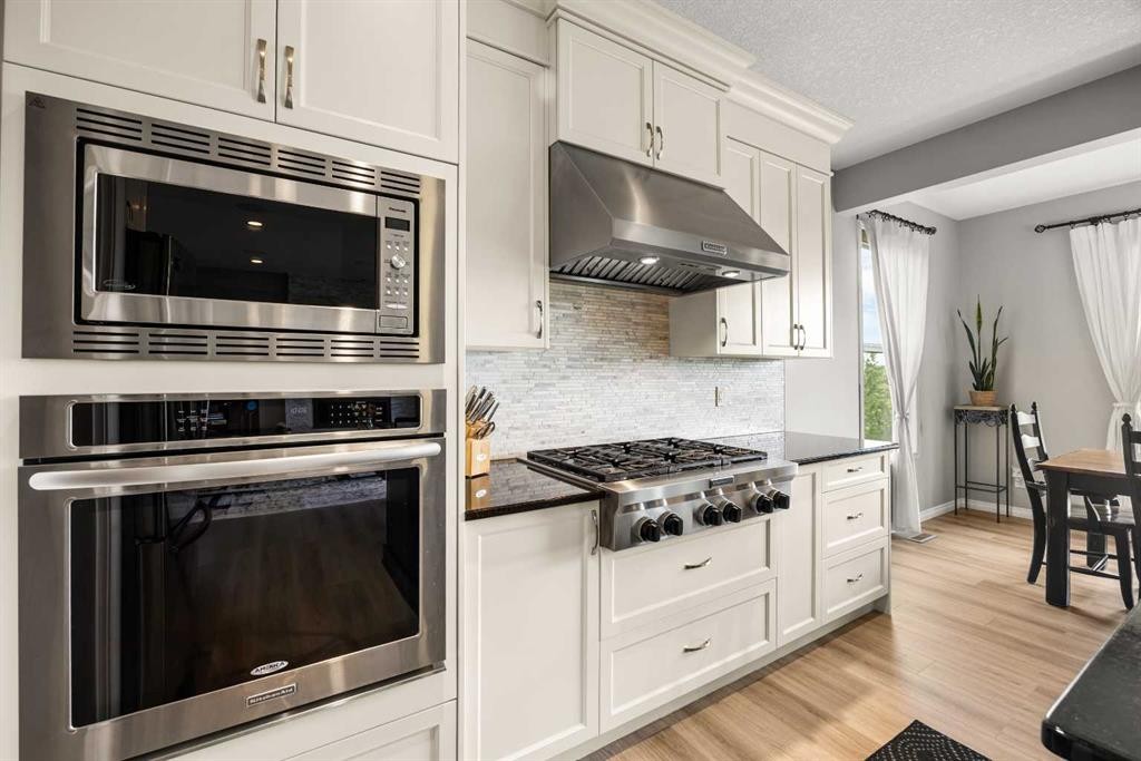 208 Panton Road Nw, Calgary, AB - Indoor Photo Showing Kitchen With Stainless Steel Kitchen With Upgraded Kitchen
