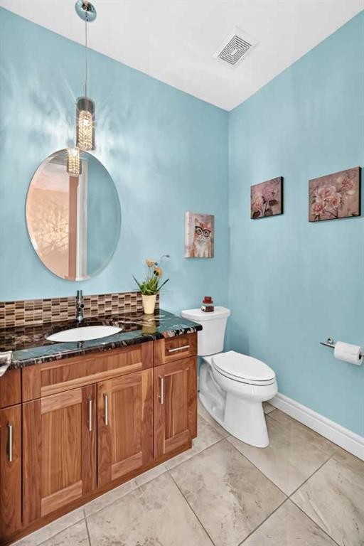 116 Panatella Rise Nw, Calgary, AB - Indoor Photo Showing Bathroom