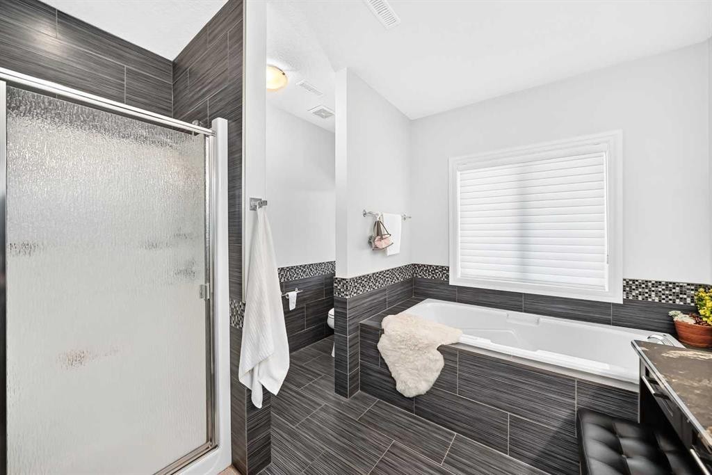 116 Panatella Rise Nw, Calgary, AB - Indoor Photo Showing Bathroom
