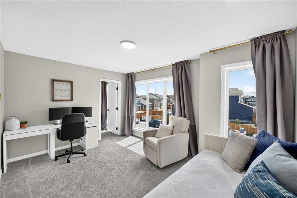 421 Magnolia Way Se, Calgary, AB - Indoor