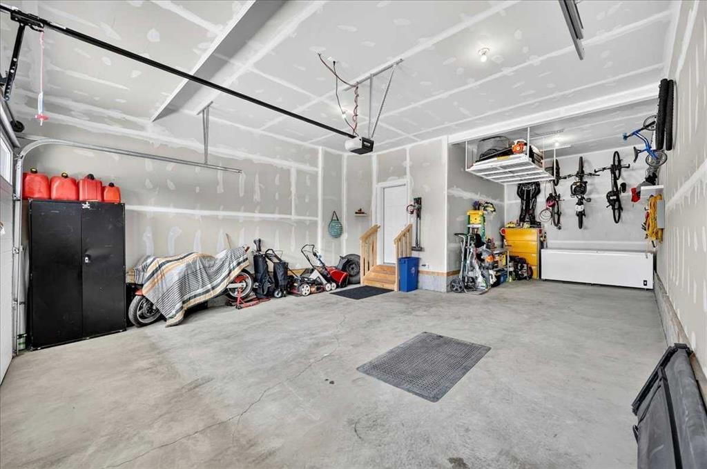 421 Magnolia Way Se, Calgary, AB - Indoor Photo Showing Garage