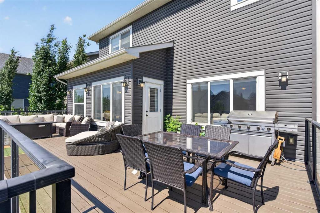 325 Bayside Crescent Sw, Airdrie, AB - Outdoor With Deck Patio Veranda With Exterior