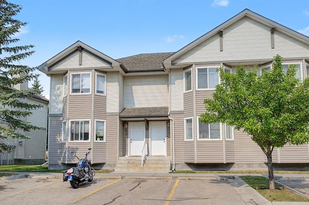65 Royal Birch Villas Nw, Calgary, AB - Outdoor With Facade