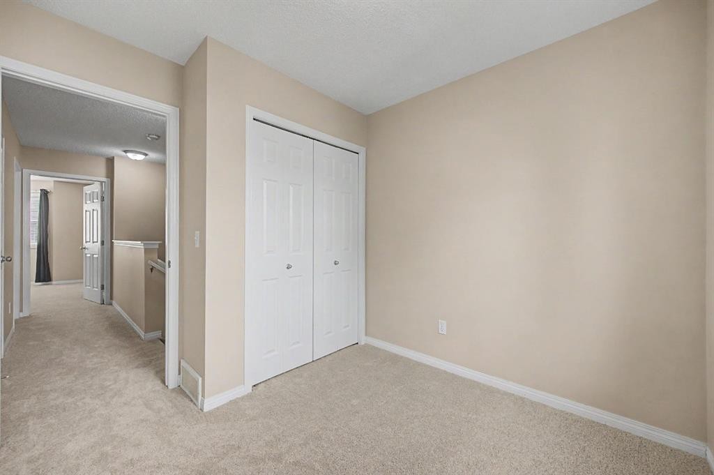 65 Royal Birch Villas Nw, Calgary, AB - Indoor Photo Showing Other Room