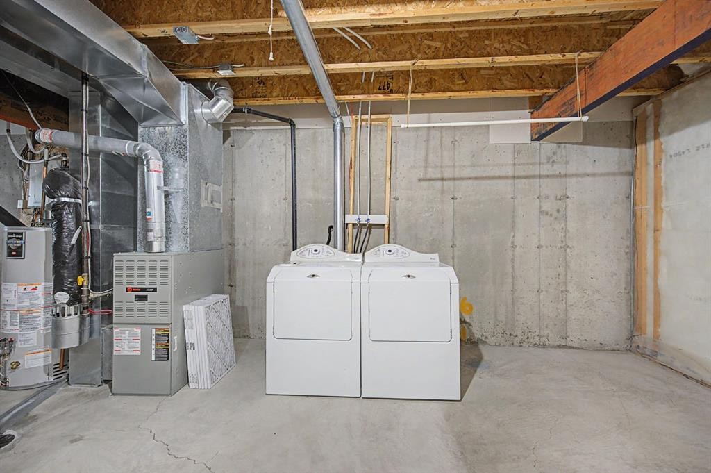 65 Royal Birch Villas Nw, Calgary, AB - Indoor Photo Showing Laundry Room