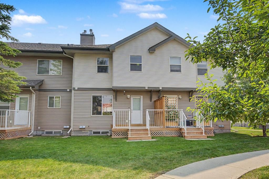 65 Royal Birch Villas Nw, Calgary, AB - Outdoor With Exterior