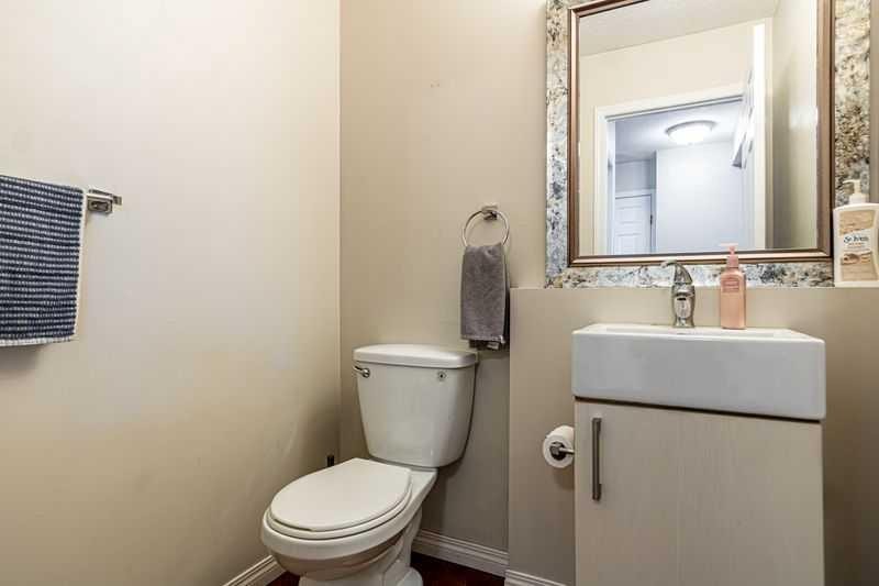 8389 Saddleridge Drive Ne, Calgary, AB - Indoor Photo Showing Bathroom