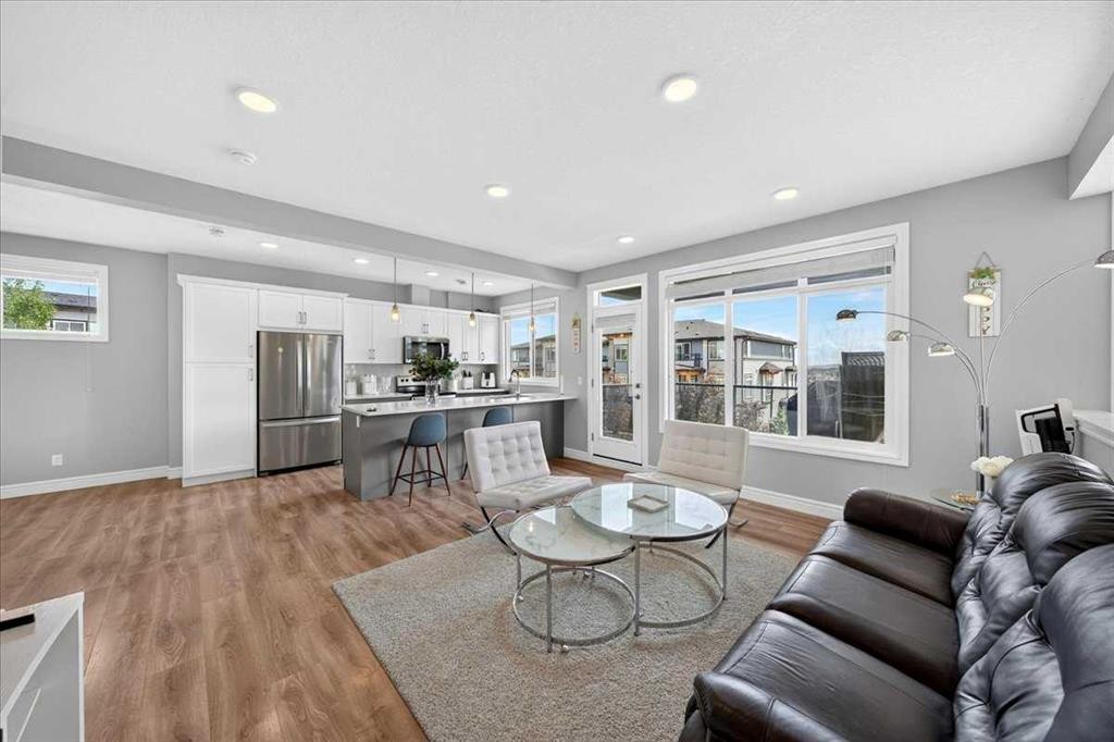 79-230 Seton Passage Se, Calgary, AB - Indoor Photo Showing Living Room