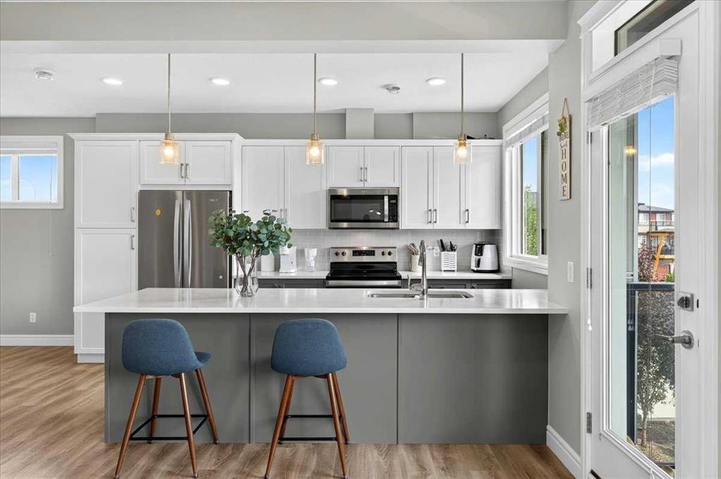 79-230 Seton Passage Se, Calgary, AB - Indoor Photo Showing Kitchen With Upgraded Kitchen