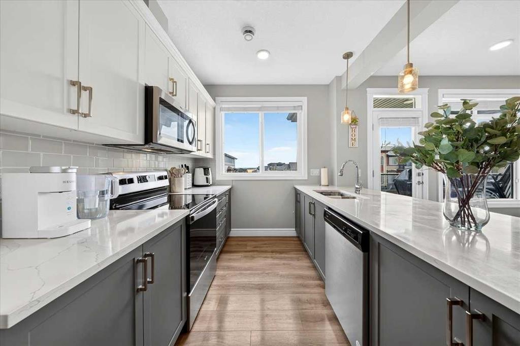 79-230 Seton Passage Se, Calgary, AB - Indoor Photo Showing Kitchen With Upgraded Kitchen