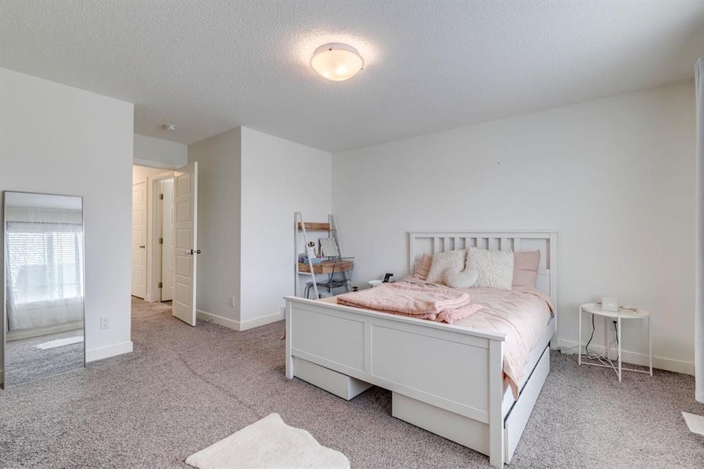 24 Corner Meadows Park Ne, Calgary, AB - Indoor Photo Showing Bedroom