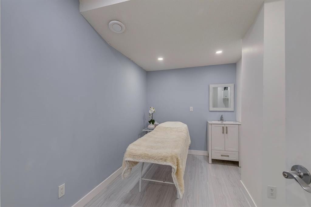 24 Corner Meadows Park Ne, Calgary, AB - Indoor