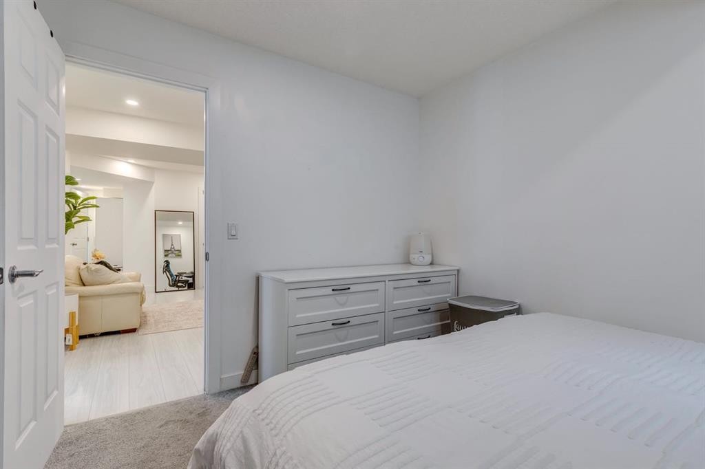 24 Corner Meadows Park Ne, Calgary, AB - Indoor Photo Showing Bedroom