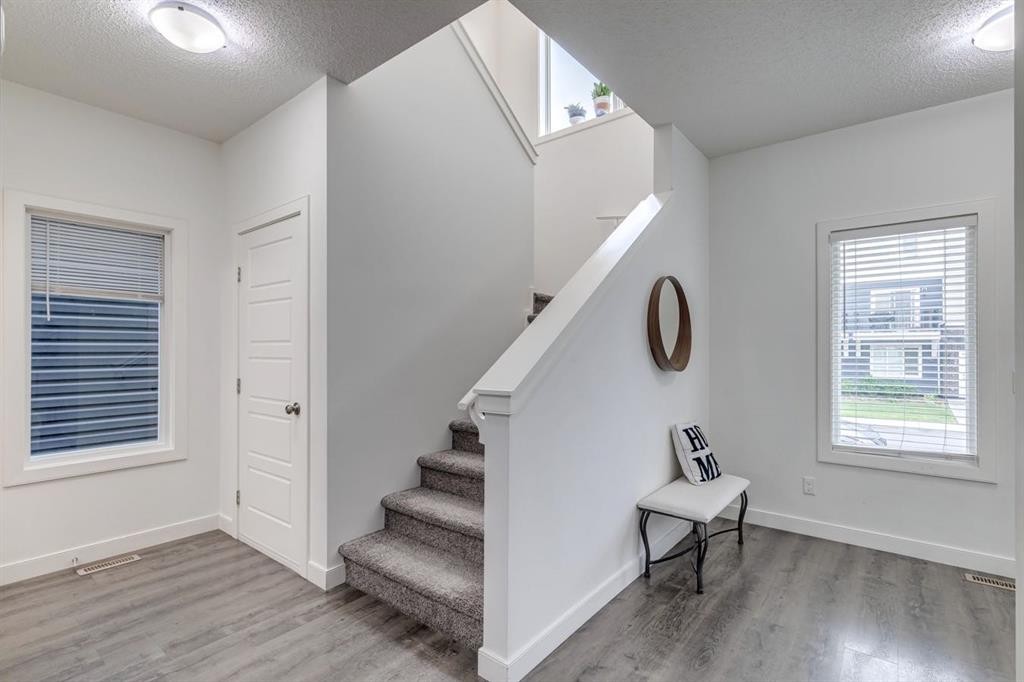 24 Corner Meadows Park Ne, Calgary, AB - Indoor Photo Showing Other Room