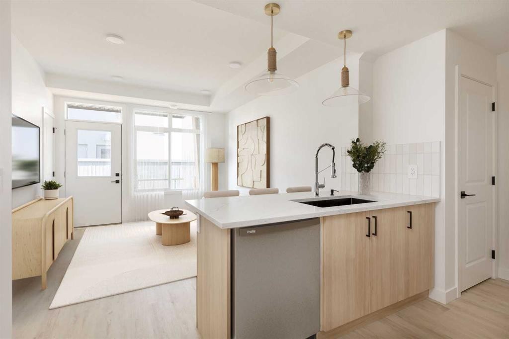 131 148 Avenue Nw, Calgary, AB - Indoor Photo Showing Kitchen