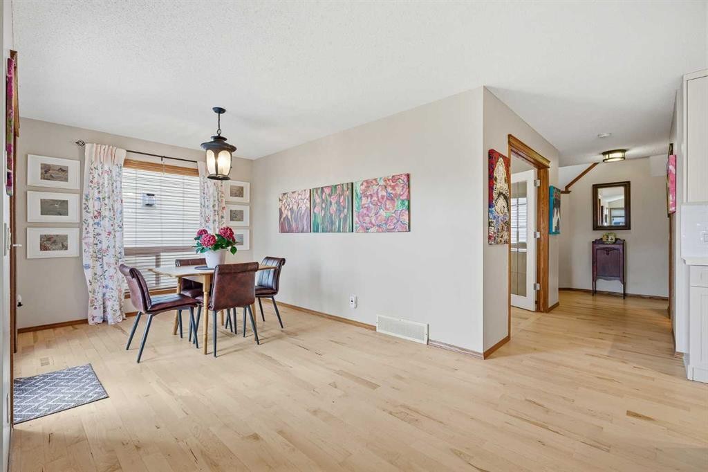 276 Kincora Heights Nw, Calgary, AB - Indoor Photo Showing Dining Room