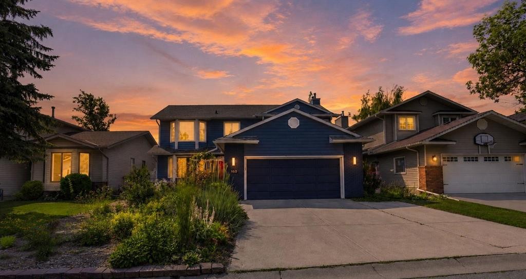 160 Sunhaven Close Se, Calgary, AB - Outdoor With Facade