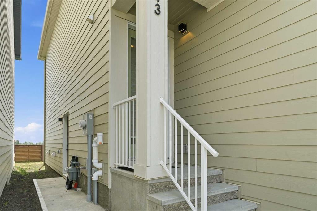 143 Belvedere Crescent Se, Calgary, AB - Outdoor With Exterior