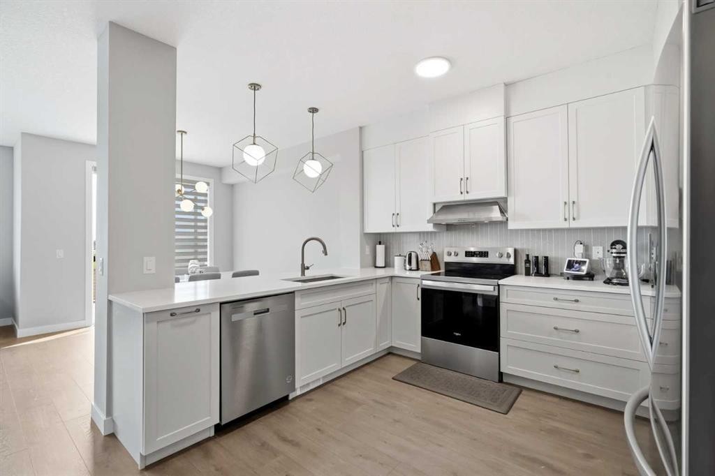 143 Belvedere Crescent Se, Calgary, AB - Indoor Photo Showing Kitchen With Upgraded Kitchen