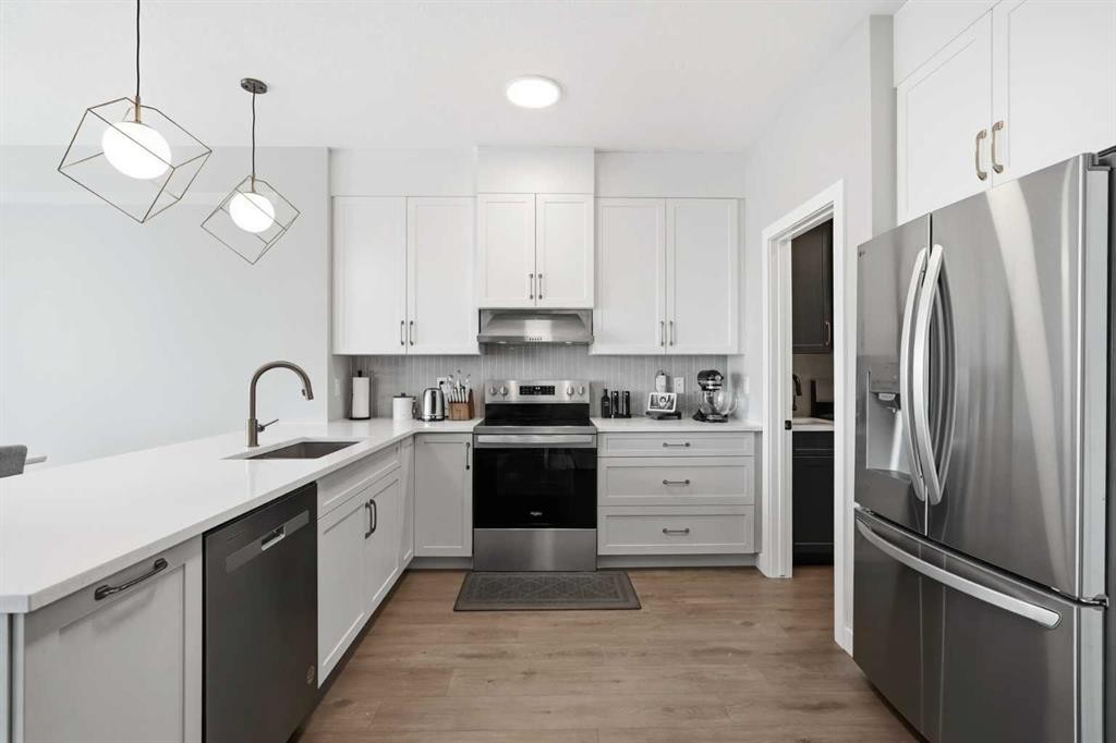 143 Belvedere Crescent Se, Calgary, AB - Indoor Photo Showing Kitchen With Upgraded Kitchen