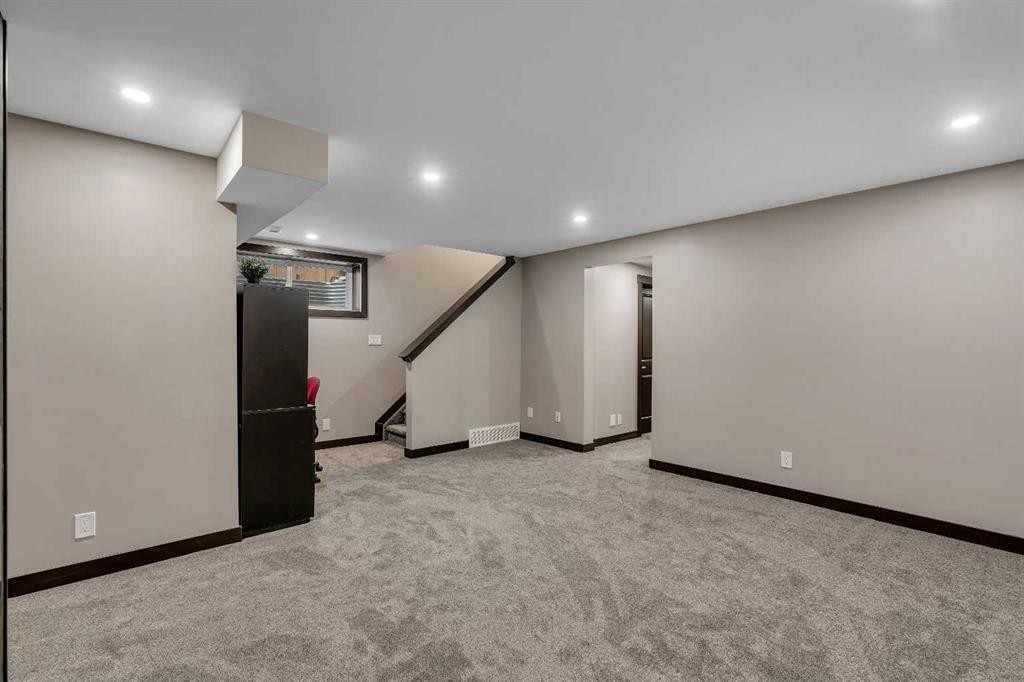 91 Panora Square Nw, Calgary, AB - Indoor