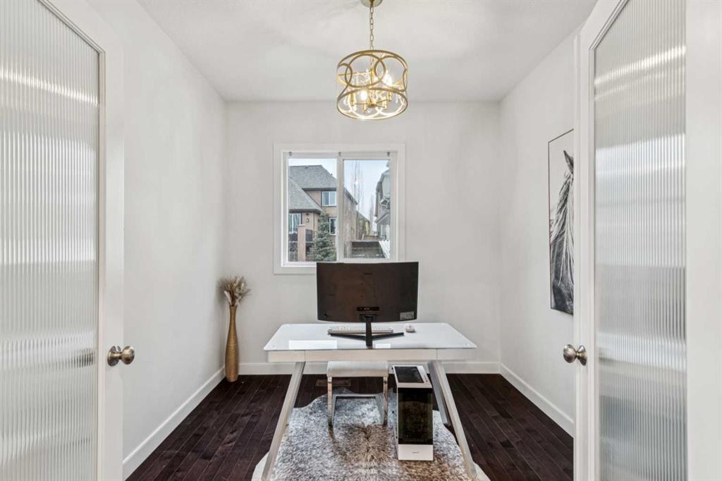 290 Mahogany Place Se, Calgary, AB - Indoor Photo Showing Office